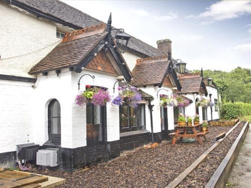 The May Garland Inn Hellingly Exterior photo